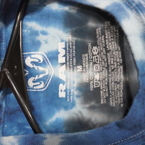 Ram Mens Blue White Multicolor Tie Dye Short Sleeve Graphic Shirt Size Medium - Picture 7 of 7